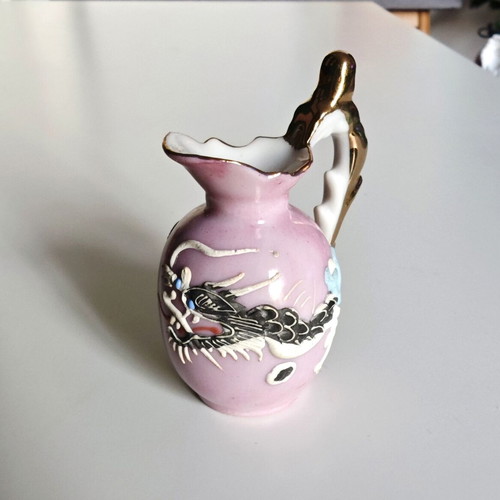 Vintage Japanese porcelain decorative vases like new