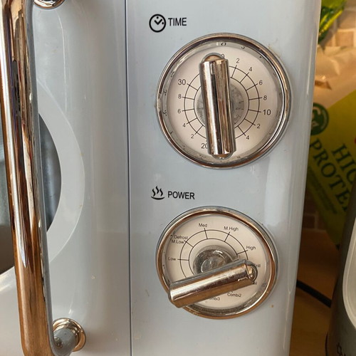 Morris Microwave like new, baby blue