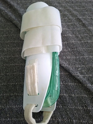 Ankle and foot brace like new with gel and straps