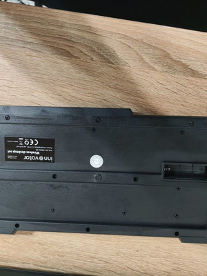 Innovator wireless keyboard used without flash drive and battery cover