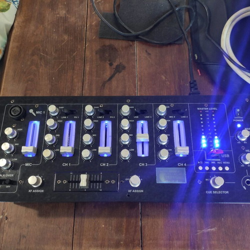 Skytec STM-3005REC audio mixer like new