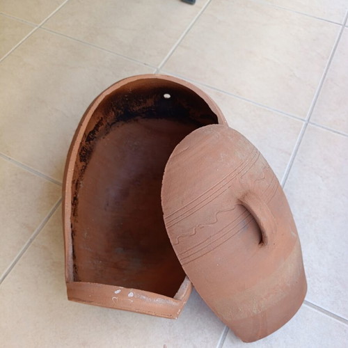 Clay Gastra used, like a kioupi pot