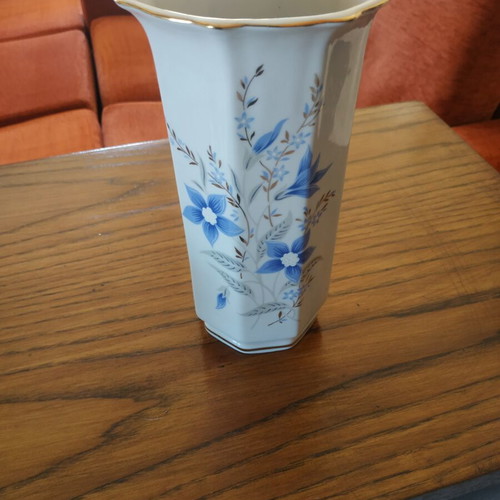 Porcelain vase Limoges like new