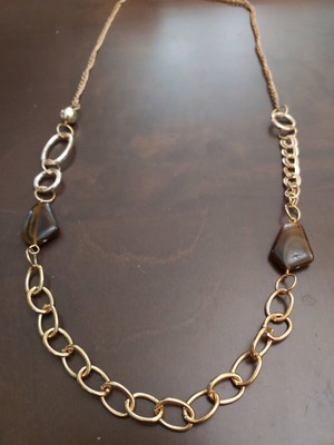 Simple minimal necklace like new