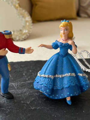 Princess Sofia Disney figures set of 2, new