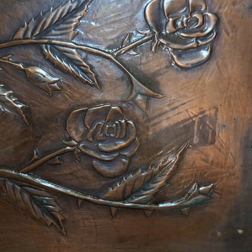 Wooden serving tray with integrated chalcography used