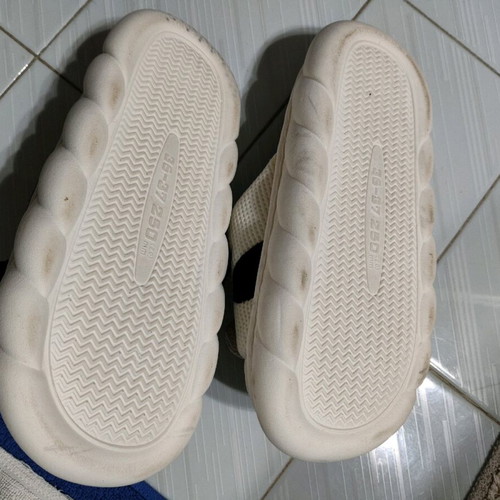 Slippers with cow design like new, size 37, white