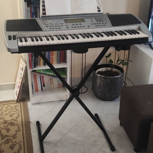 Elegance JC-978 Keyboard like new with Audio Master KS001 stand