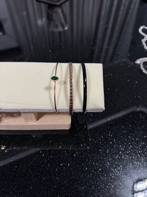 Bracelets new, set of three, green and gold