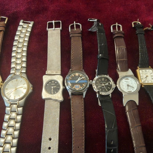 Pack of 10 Vintage & Classic Watches for Parts or Repair, Men & Women