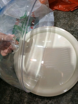 Cake container new, plastic circular