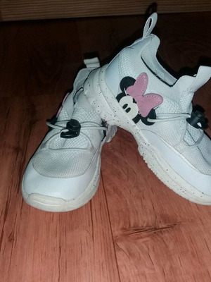 Атлетични обувки Zara номер 25 като нови, бели