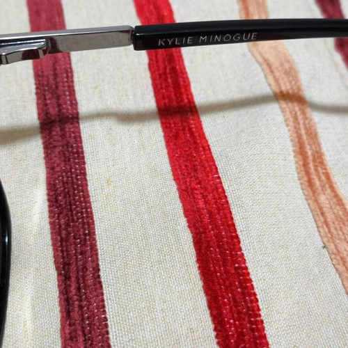 Kylie Minogue sunglasses used, black