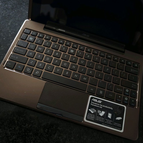 Asus Transformer 2 in 1 Tablet with Keyboard Dock and Hudle Tablet