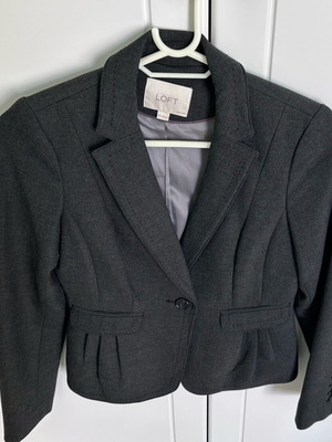 Ann Taylor women's jacket gray like new, slim fit