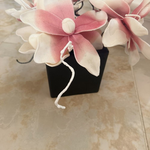 Vase with artificial flowers like new