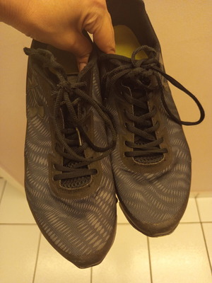 Ανδρικά αθλητικά παπούτσια Under Armour Scorpio 2 νούμερο 43, μαύρα