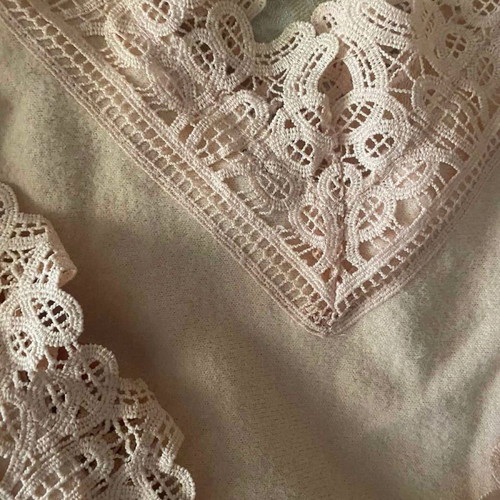 Pink pullover with lace used