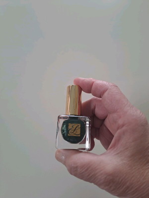 Estee Lauder nail polish like new, dark green A82 GP Viper