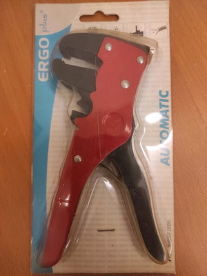 Automatic cable stripper new with self-adjusting blade and cutter