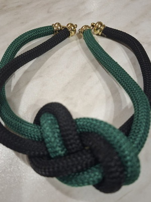 Women's necklace like new, unique design for special occasions