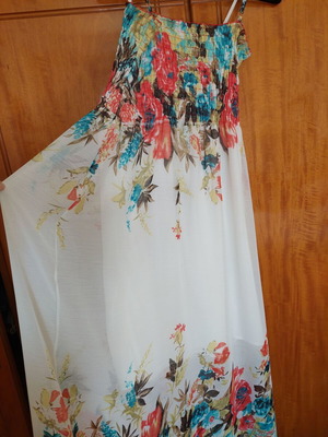 Pink Shadow floral dress like new, one size, white and colorful