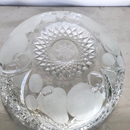 Tagié crystal fruit bowl used with fruit decoration