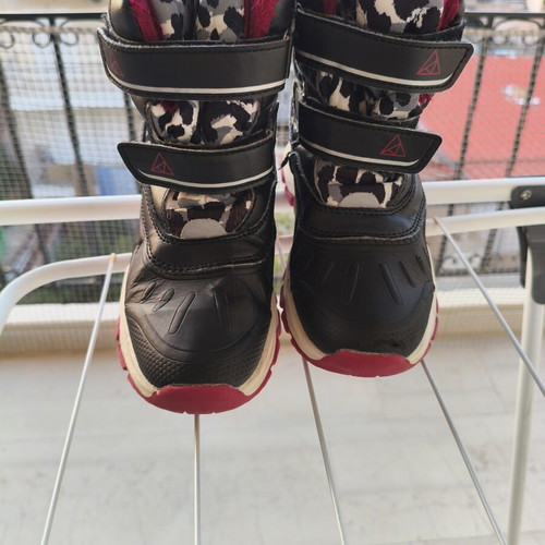 Pepperts Snow Boots Size 32 Like New, Black