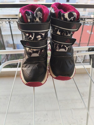 Pepperts Snow Boots Size 32 Like New, Black
