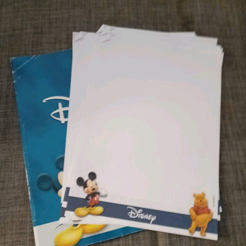 Disney correspondence like new, folder and 8 sheets