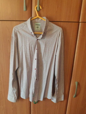 Men's shirt XL white and red like new