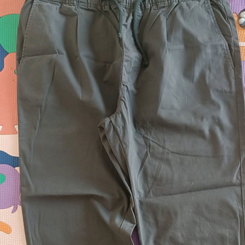 Benetton pants khaki with elastic waistband like new, size 46 large
