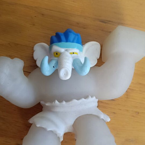 Goo Jit Zu figures set of 8, 12cm, like new