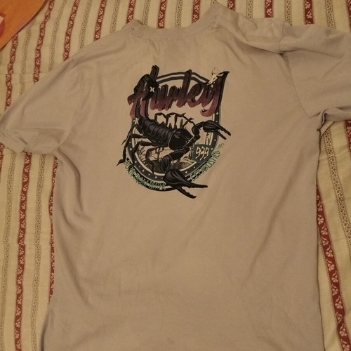 Hurley T-shirt, size Large (fits XL), purple