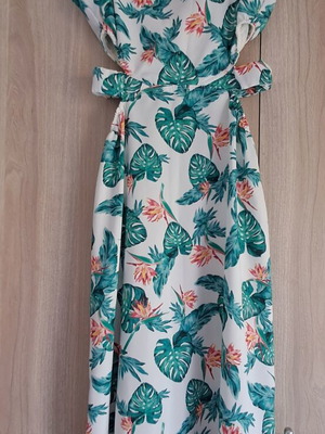 Bershka Floral Dress like new, size S, white and green