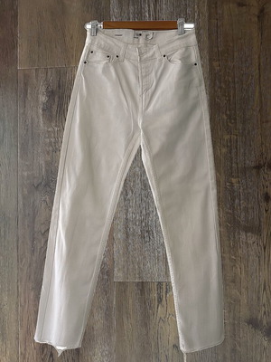 Bershka white straight jeans with chopped hem like new size 34