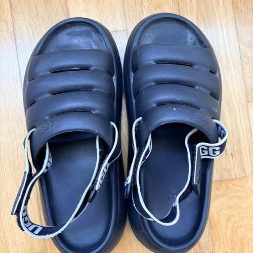 Ugg slippers like new with removable elastic strap, size 38, black