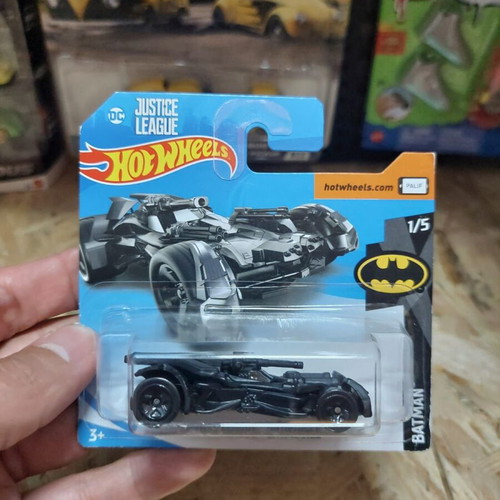 Hot Wheels 2018 Justice League Batmobile, Batman
