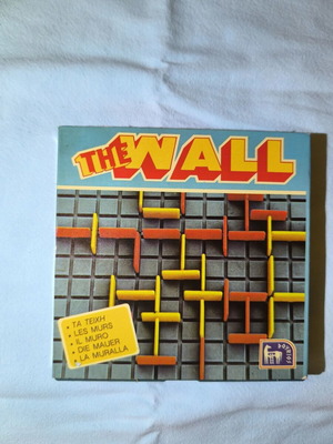 Doureios The Wall board game, vintage strategy