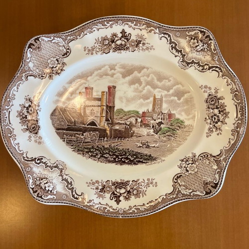 Old Britain Castles Johnson Brothers 72-piece dinnerware set like new