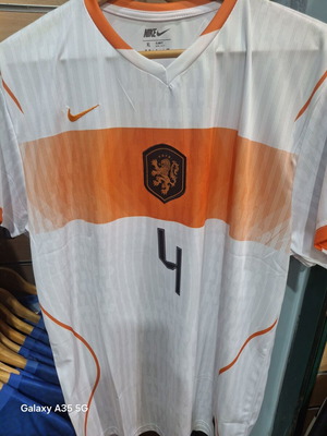 Nike Ολλανδία ποδοσφαιρική φανέλα με αριθμό 4 σε λευκό και πορτοκαλί, XL