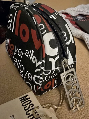 Moschino toiletry bag like new, multicolor, 1990s