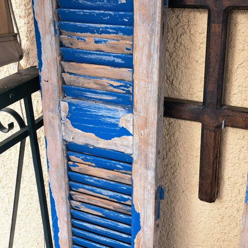 Windows used for construction or decoration