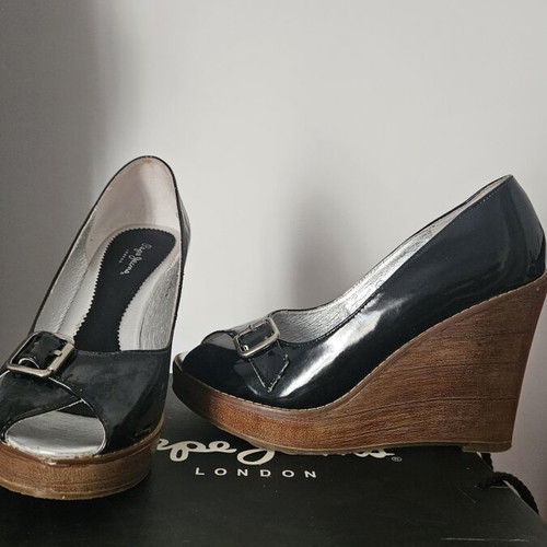 Pepe Jeans London women's platform peep-toe wedges black patent leather like new