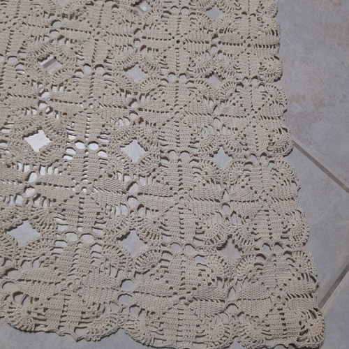 Handmade lace tablecloth beige, like new, 82x82 cm