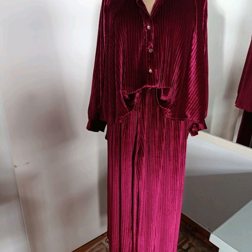 Women's Lurex Pleated Set like new, red, Zeta Otto Studio