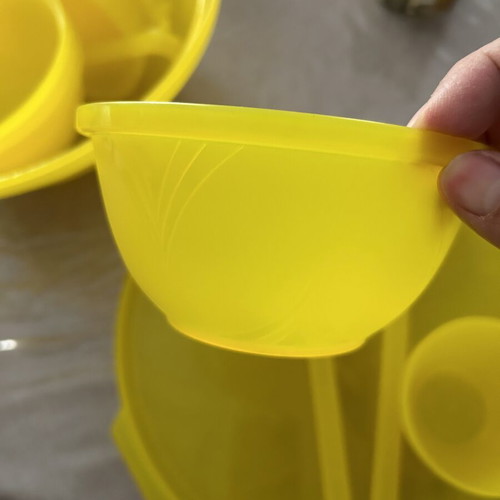 Camping set with large tupperware, 4 bowls and 6 durable plastic cups