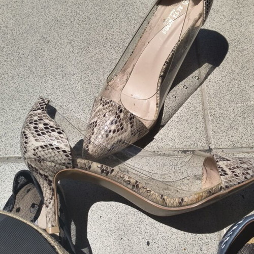 Pack of 3 pairs of shoes size 38, like new, including Wonders flats and snake print pumps