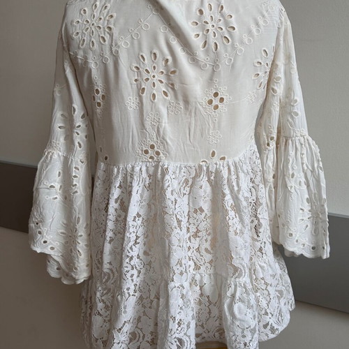 Lace tunic like new, white, size S/M