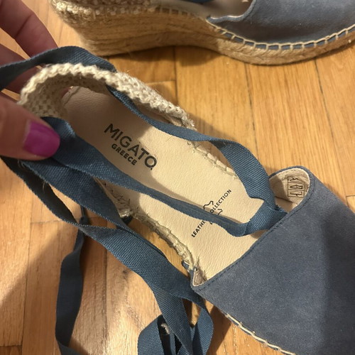 Migato blue platform shoes new with laces